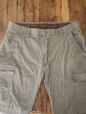 Men's Cargo Shorts in Light Gray by Wear First Free-Band - Utility Pockets Sz 36